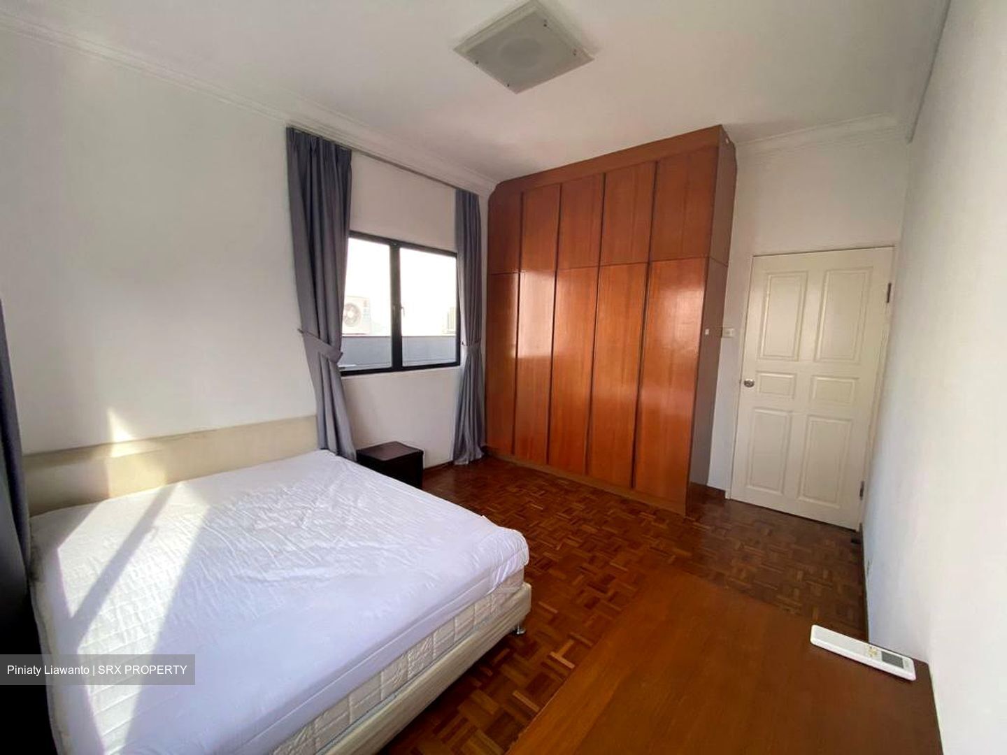 Adam Road (D11), Terrace #569635141
